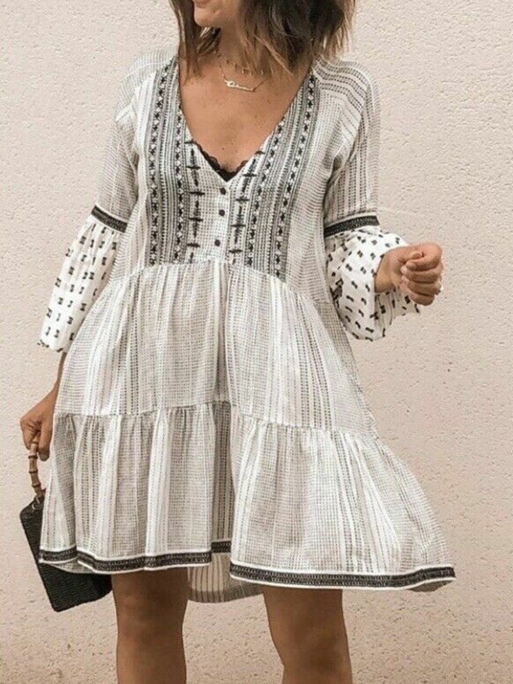NWOT ZARA BLACK WHITE EMBROIDERED V-NECK DRESS PUFF SLEEVES MINI TIERED SZ L